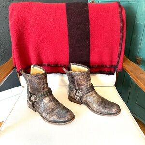 Frye brown distressed Phillip Studded Harness Short boots sz 7.5